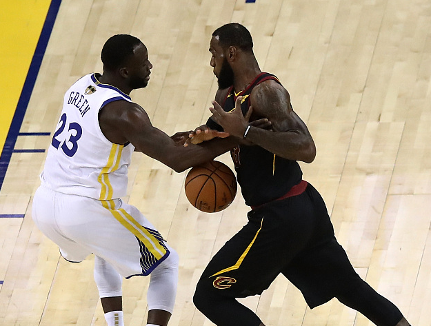 九游登录入口-法甲赛程吃紧，克里夫兰骑士窗口期外线爆发，球迷炸锅，赛程密集仍需轮换-九游登录入口