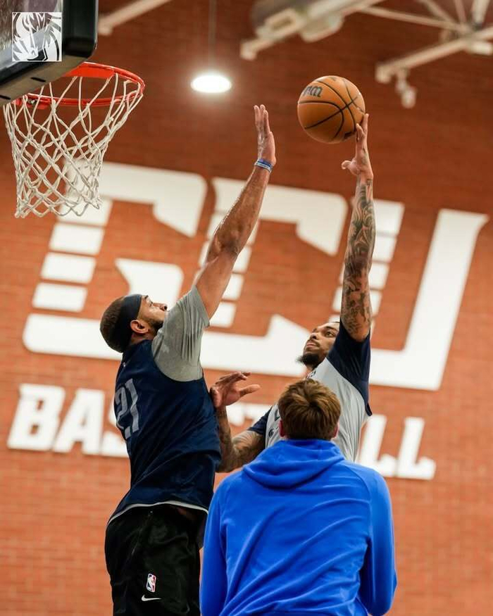 jiuyou games-太狠了！法兰克福内部沟通备战NBA常规赛赛前罗马调整名单以备中超，今夜达拉斯独行侠备战NBA季后赛的简单介绍-jiuyou games